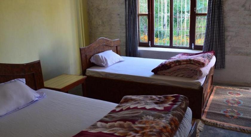 Mystique Highland Resort Pokhara Exteriör bild